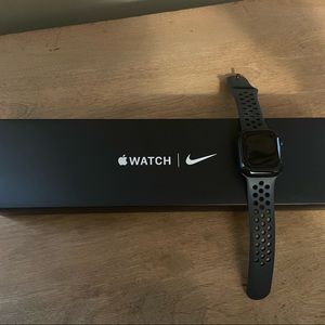Apple Watch series 7- Nike, 41mm